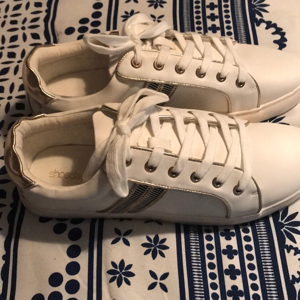 Sneakers - Picture 2 of 4